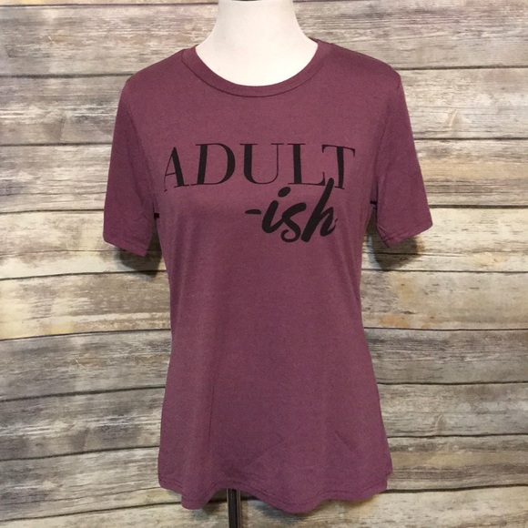 boutique Tops - Graphic tshirt